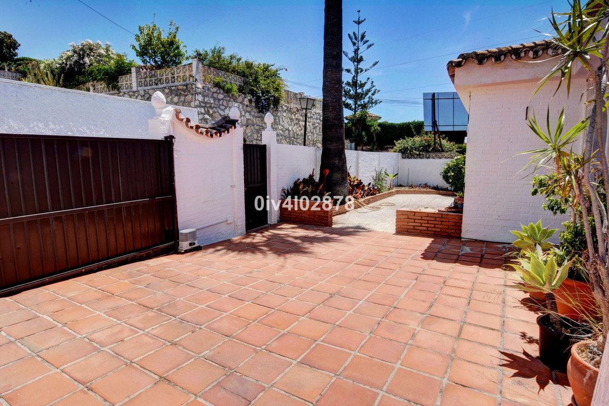 Se vende Villa - Chalet de 5 dormitorios en Costa Del Sol, Málaga, España