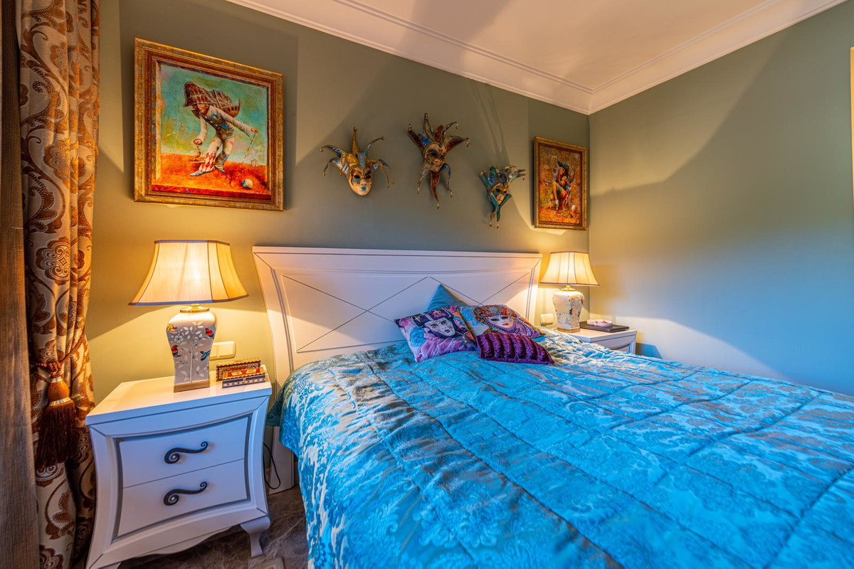2 Bed Apartment for sale in Nueva Andalucía Costa Del Sol, Málaga, Spain