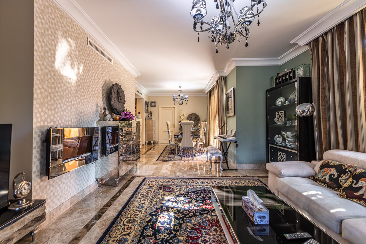 2 Bed Apartment for sale in Nueva Andalucía Costa Del Sol, Málaga, Spain