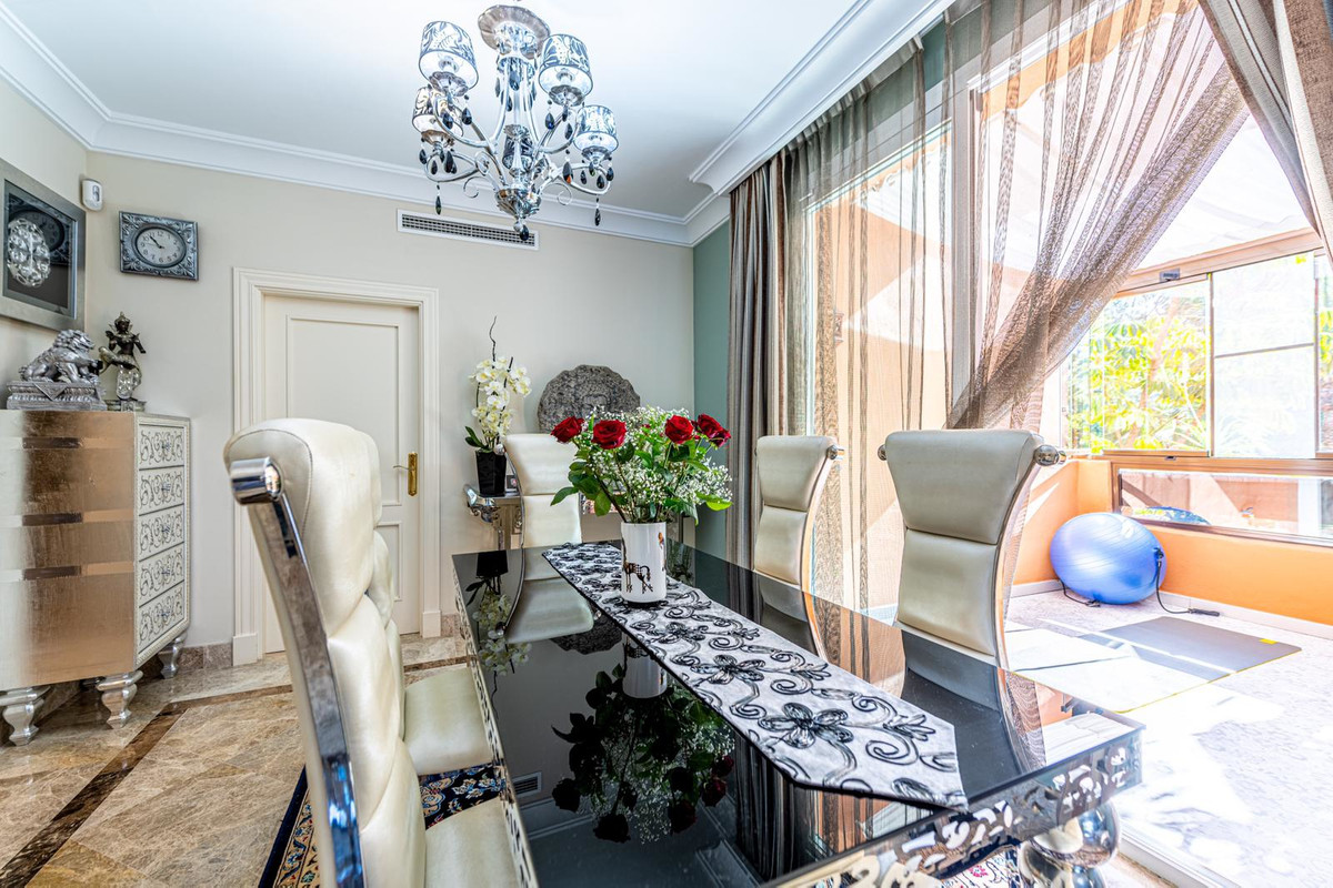 2 Bed Apartment for sale in Nueva Andalucía Costa Del Sol, Málaga, Spain