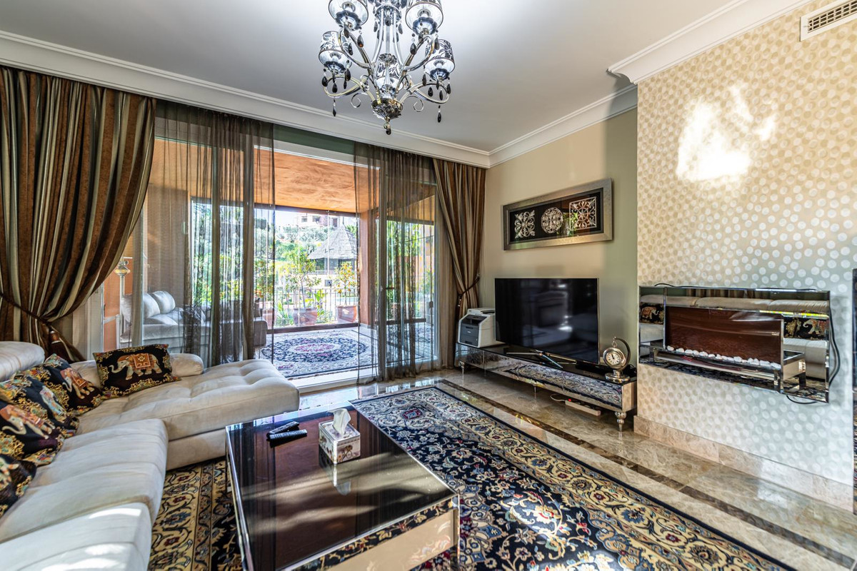 2 Bed Apartment for sale in Nueva Andalucía Costa Del Sol, Málaga, Spain