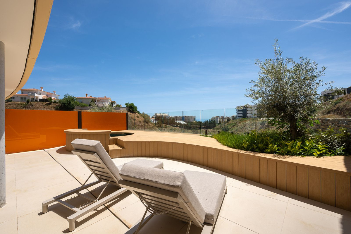 2 Bed Apartment for sale in Fuengirola Costa Del Sol, Málaga, Spain
