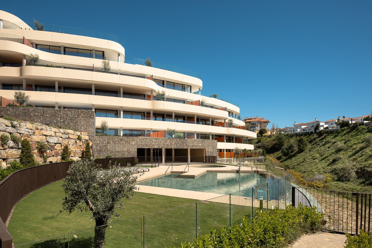 2 Bed Apartment for sale in Fuengirola Costa Del Sol, Málaga, Spain
