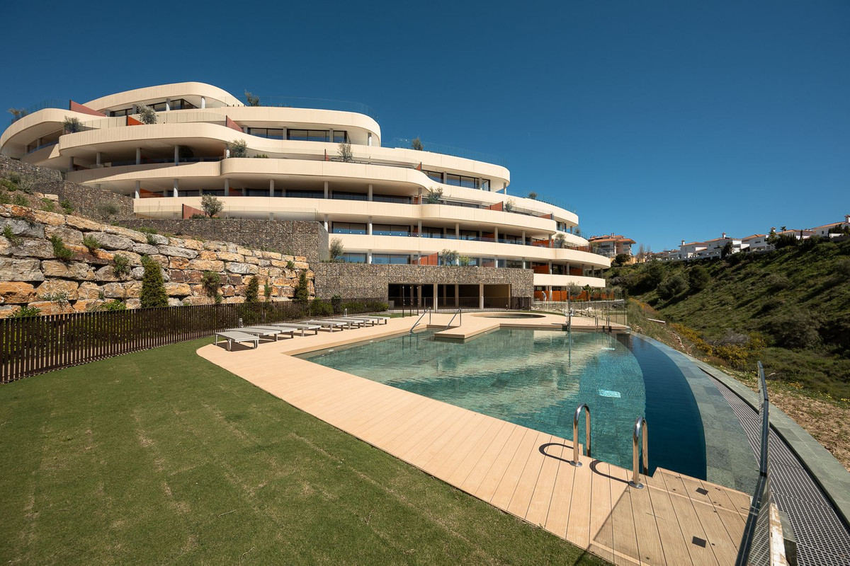 2 Bed Apartment for sale in Fuengirola Costa Del Sol, Málaga, Spain