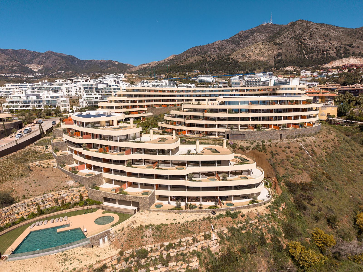 2 Bed Apartment for sale in Fuengirola Costa Del Sol, Málaga, Spain
