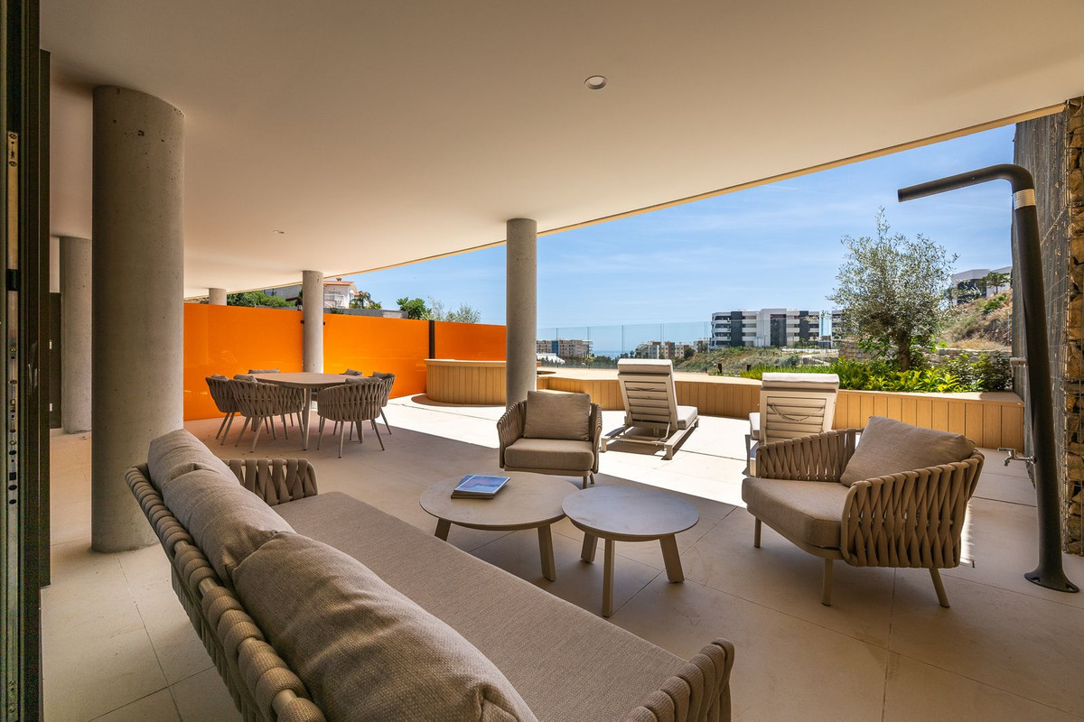 2 Bed Apartment for sale in Fuengirola Costa Del Sol, Málaga, Spain
