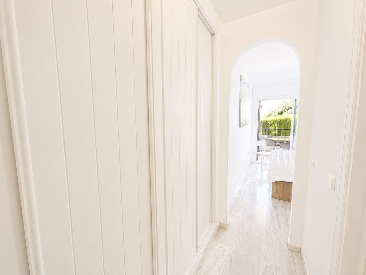 2 Bed Apartment for sale in Calahonda Costa Del Sol, Málaga, Spain