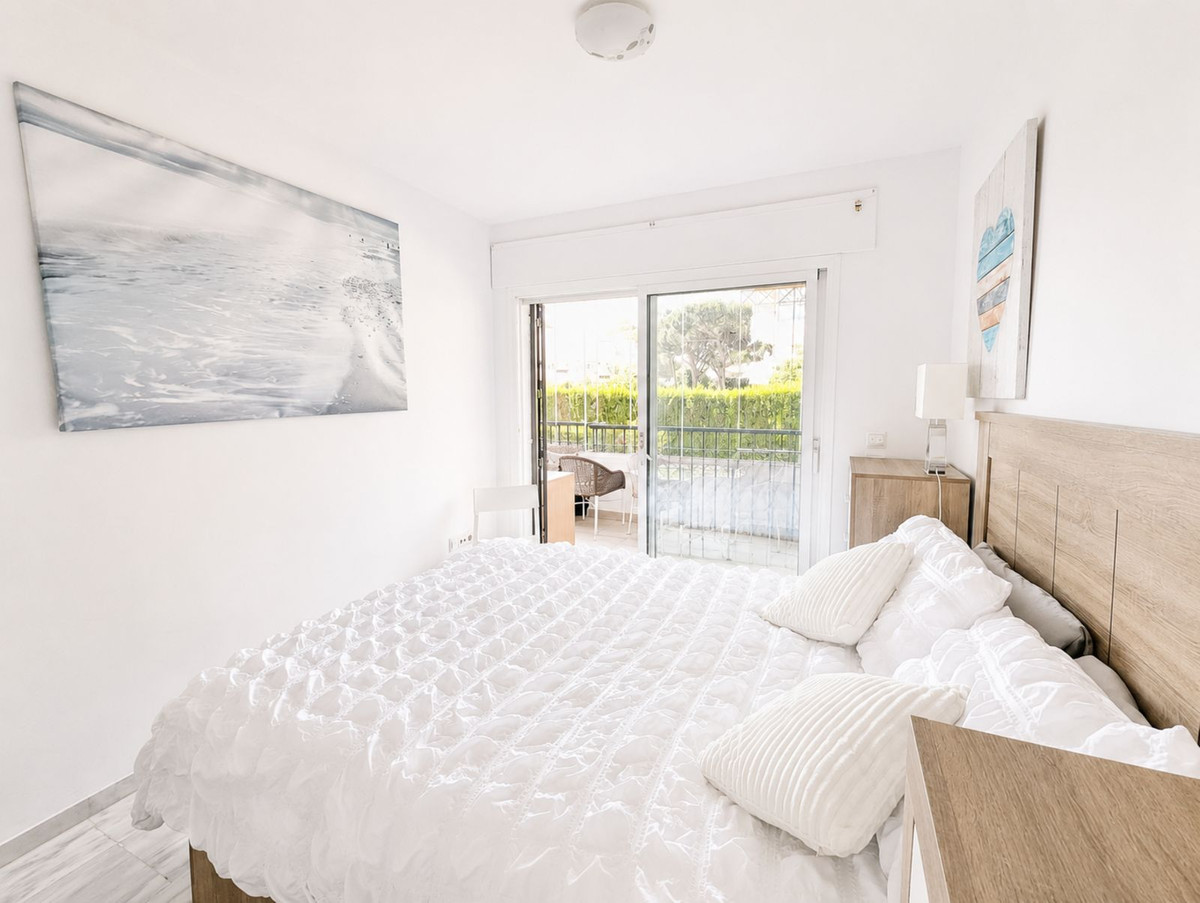 2 Bed Apartment for sale in Calahonda Costa Del Sol, Málaga, Spain