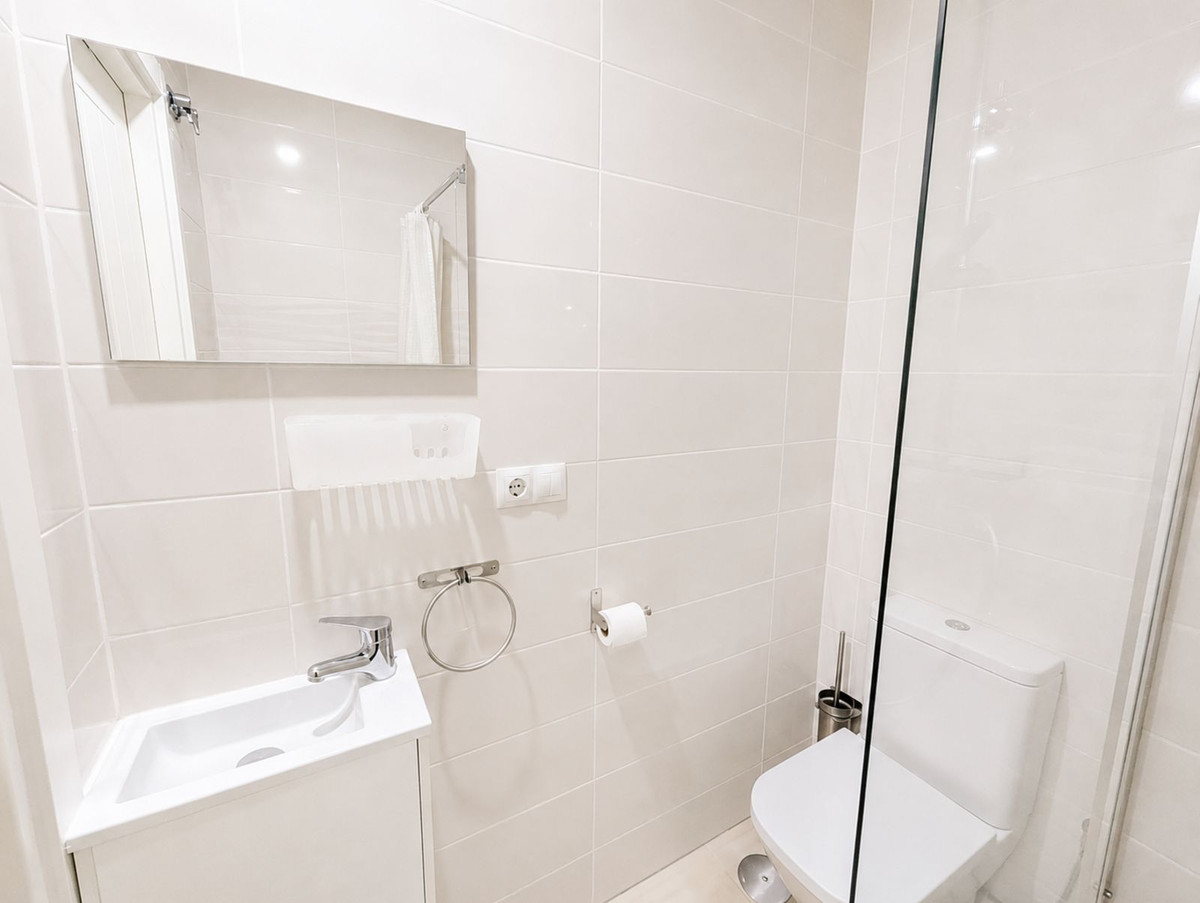 2 Bed Apartment for sale in Calahonda Costa Del Sol, Málaga, Spain