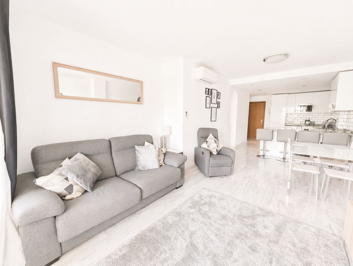 2 Bed Apartment for sale in Calahonda Costa Del Sol, Málaga, Spain