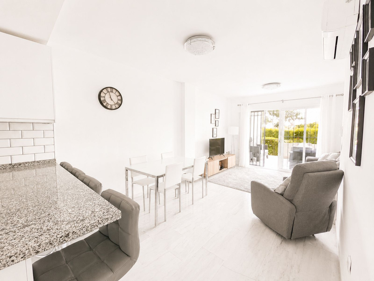 2 Bed Apartment for sale in Calahonda Costa Del Sol, Málaga, Spain