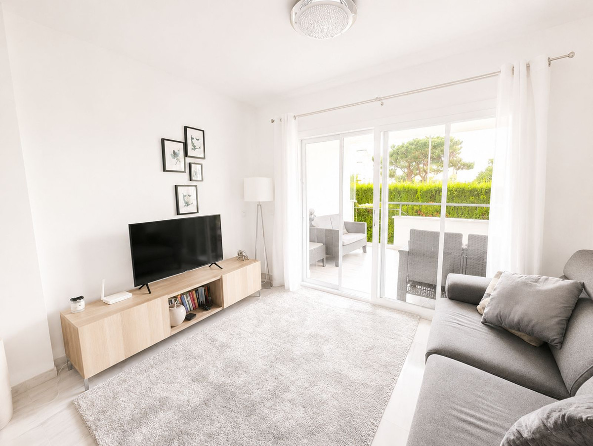 2 Bed Apartment for sale in Calahonda Costa Del Sol, Málaga, Spain