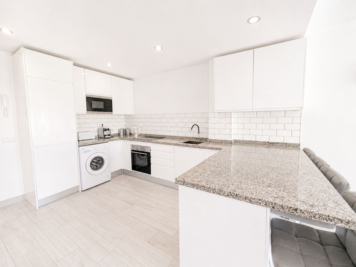 2 Bed Apartment for sale in Calahonda Costa Del Sol, Málaga, Spain