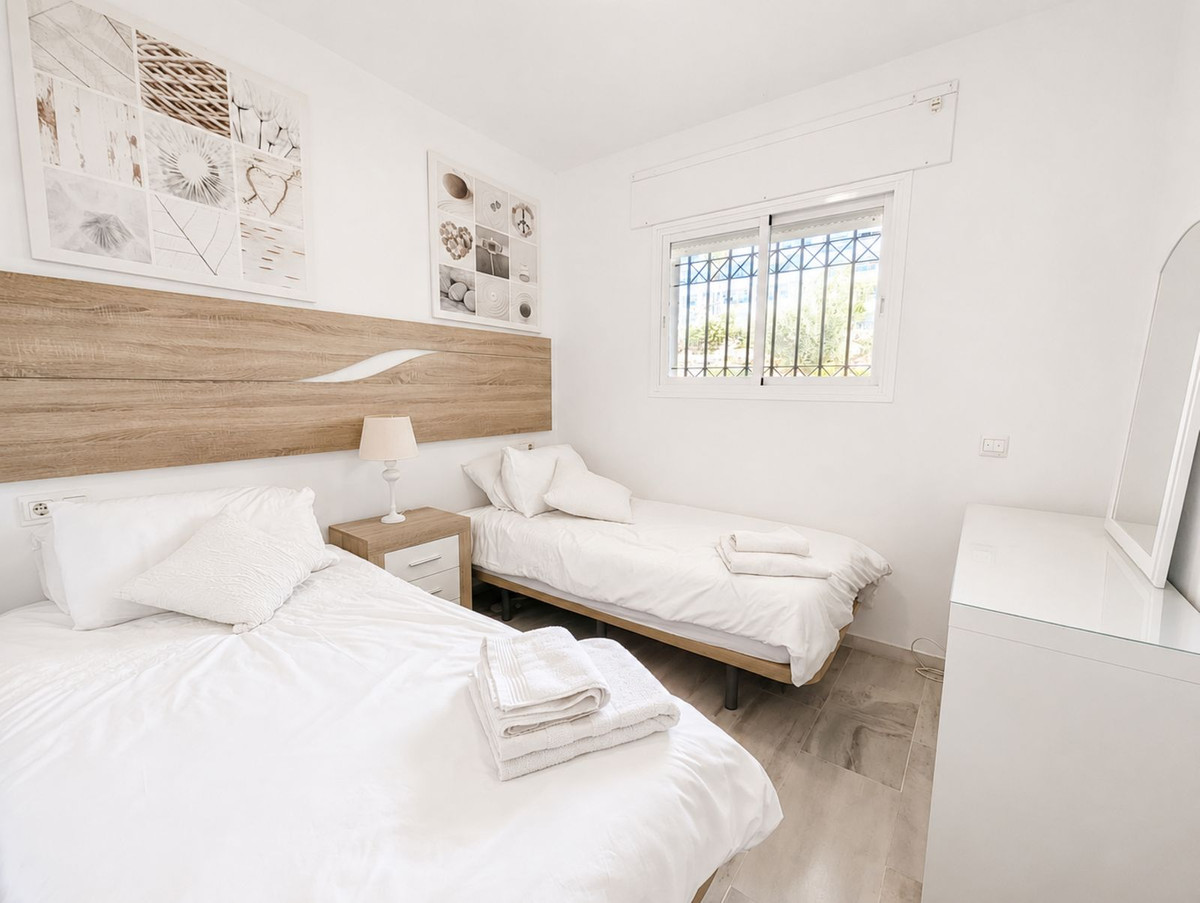 2 Bed Apartment for sale in Calahonda Costa Del Sol, Málaga, Spain