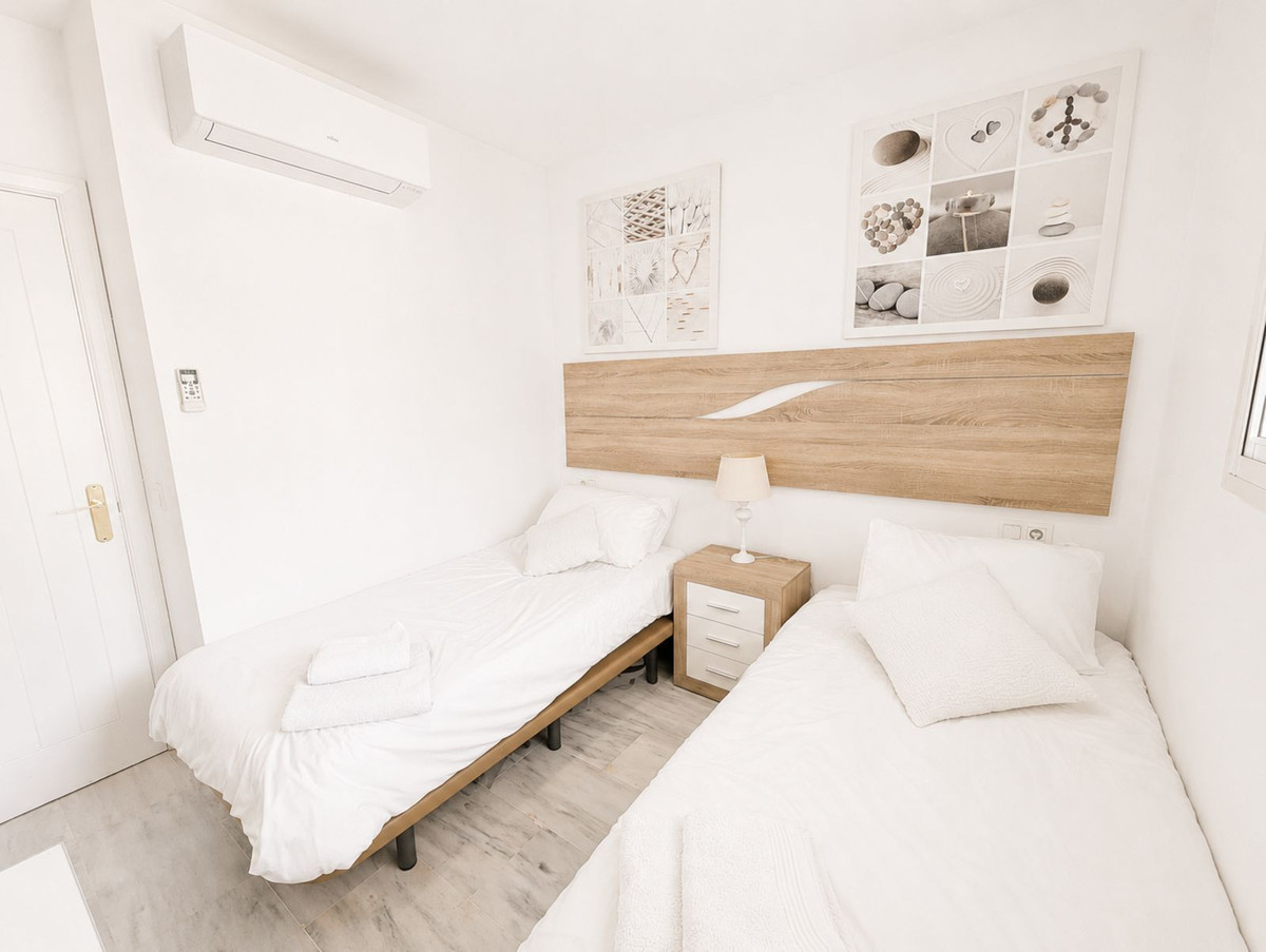2 Bed Apartment for sale in Calahonda Costa Del Sol, Málaga, Spain