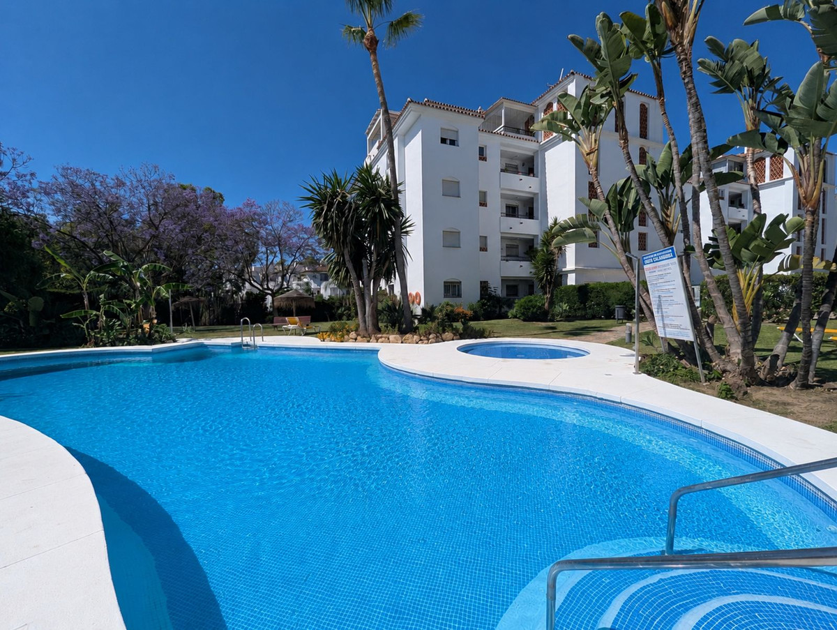 2 Bed Apartment for sale in Calahonda Costa Del Sol, Málaga, Spain