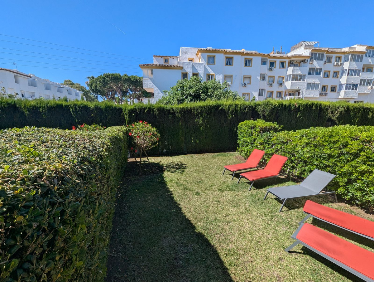 2 Bed Apartment for sale in Calahonda Costa Del Sol, Málaga, Spain