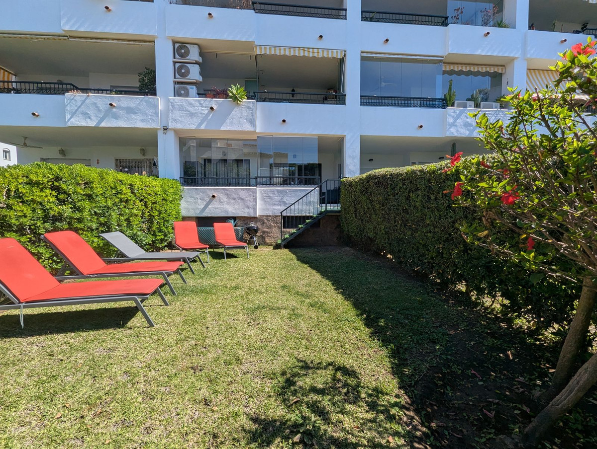 2 Bed Apartment for sale in Calahonda Costa Del Sol, Málaga, Spain