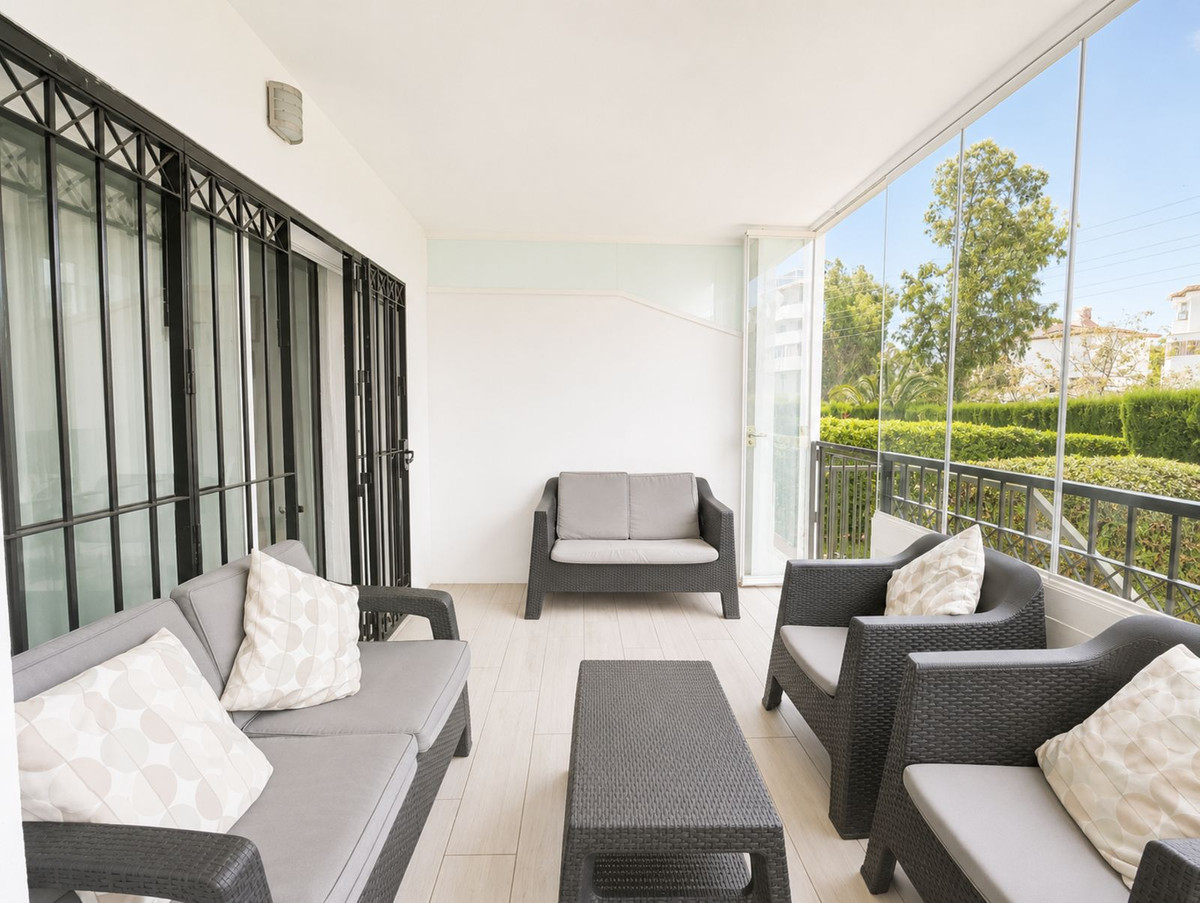 2 Bed Apartment for sale in Calahonda Costa Del Sol, Málaga, Spain
