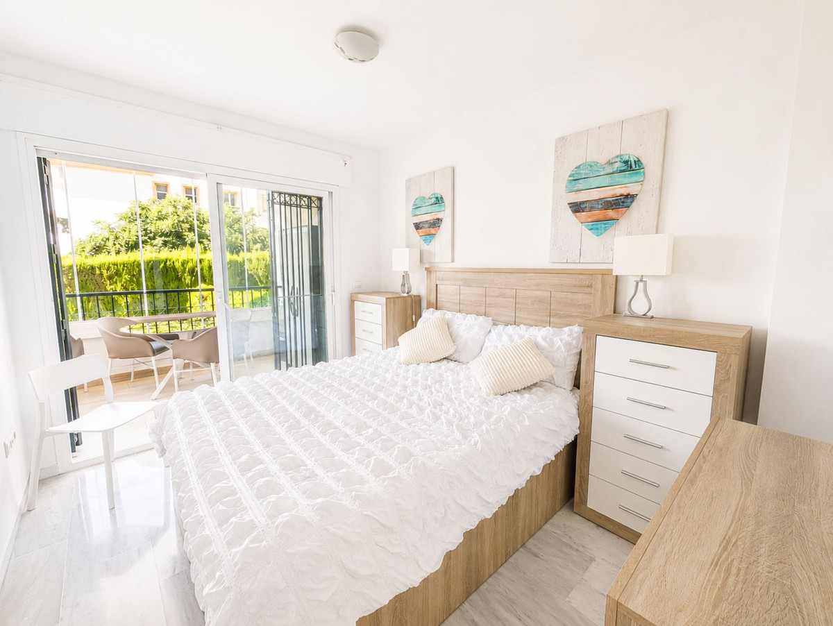 2 Bed Apartment for sale in Calahonda Costa Del Sol, Málaga, Spain