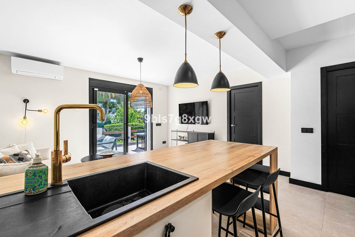 2 Bed Apartment for sale in Nueva Andalucía Costa Del Sol, Málaga, Spain