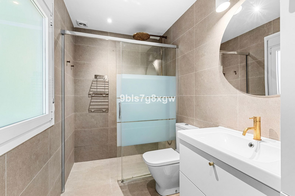 2 Bed Apartment for sale in Nueva Andalucía Costa Del Sol, Málaga, Spain
