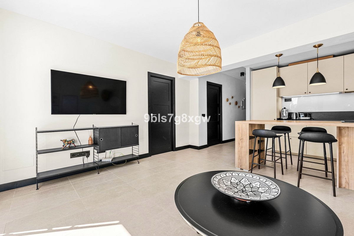 2 Bed Apartment for sale in Nueva Andalucía Costa Del Sol, Málaga, Spain