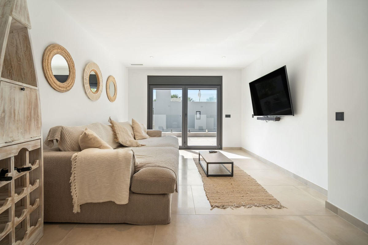 4 Bed Townhouse for sale in Marbesa Costa Del Sol, Málaga, Spain