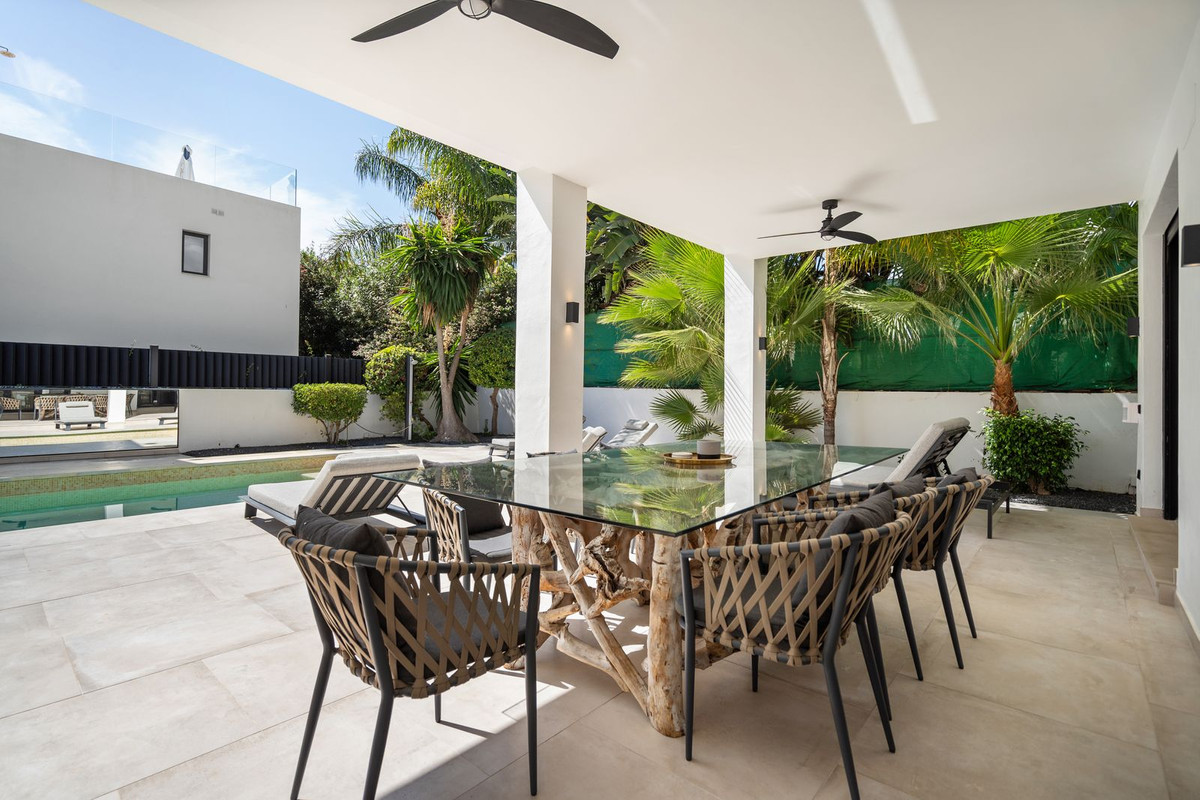 4 Bed Townhouse for sale in Marbesa Costa Del Sol, Málaga, Spain