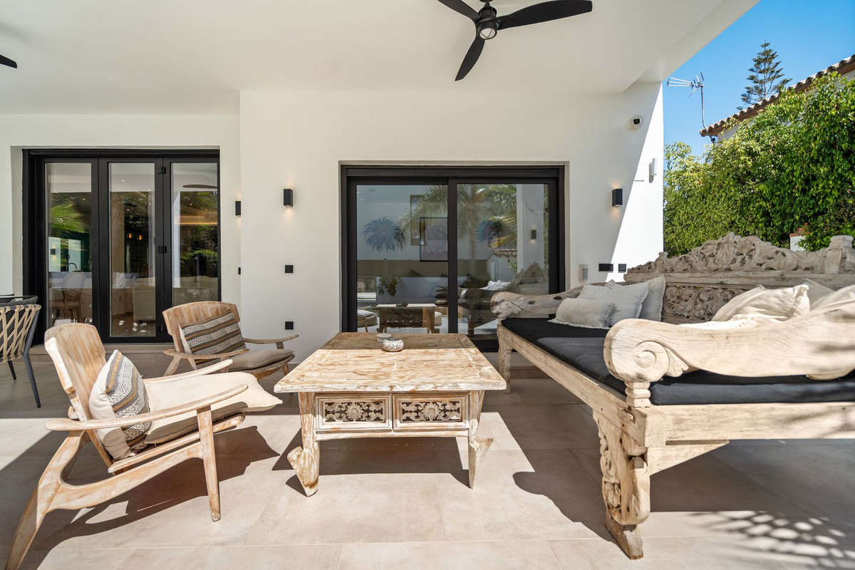 4 Bed Townhouse for sale in Marbesa Costa Del Sol, Málaga, Spain