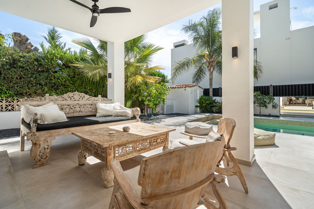 4 Bed Townhouse for sale in Marbesa Costa Del Sol, Málaga, Spain