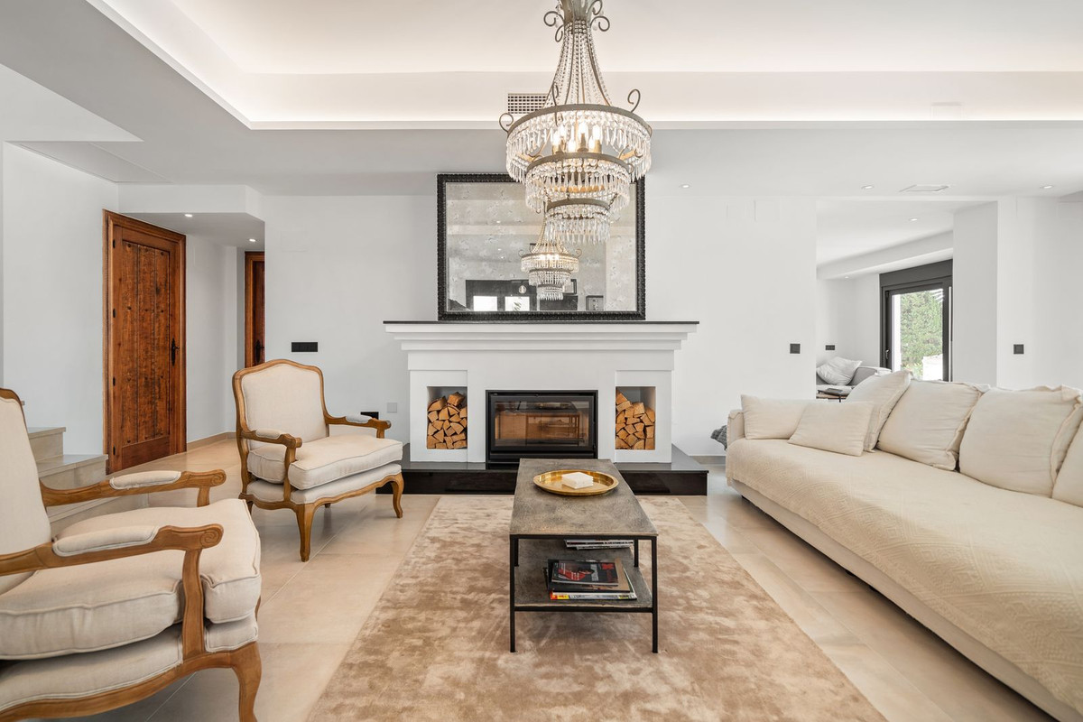 4 Bed Townhouse for sale in Marbesa Costa Del Sol, Málaga, Spain