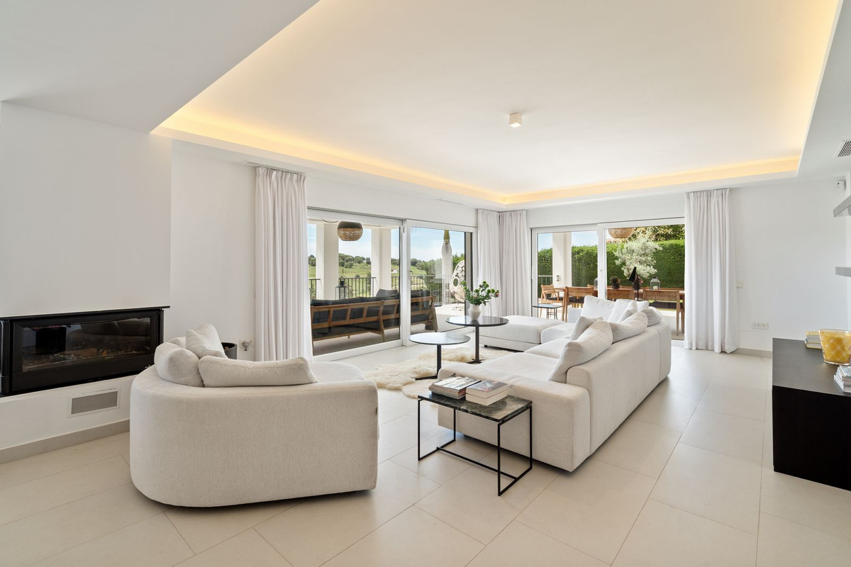 Se vende Villa - Chalet de 5 dormitorios en Costa Del Sol, Málaga, España