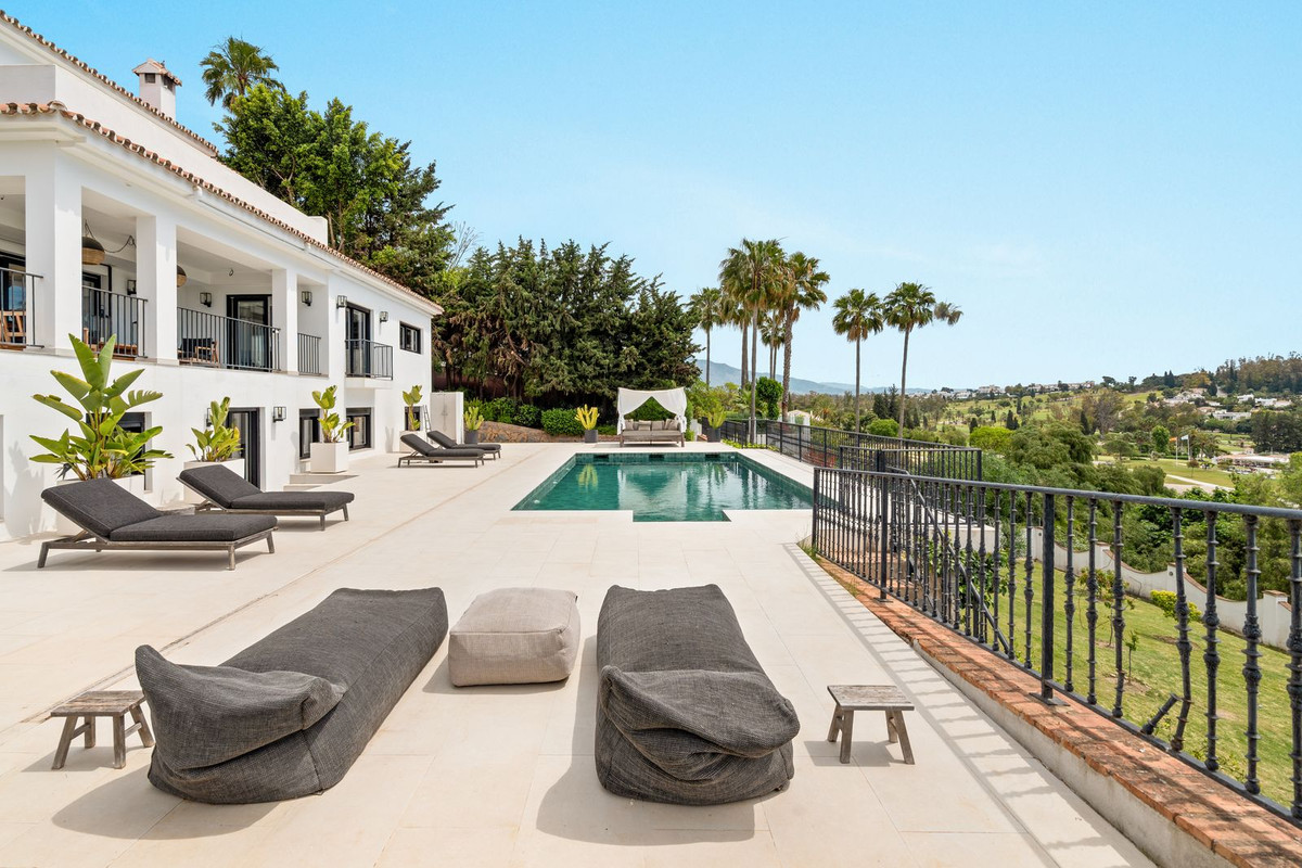 Se vende Villa - Chalet de 5 dormitorios en Costa Del Sol, Málaga, España