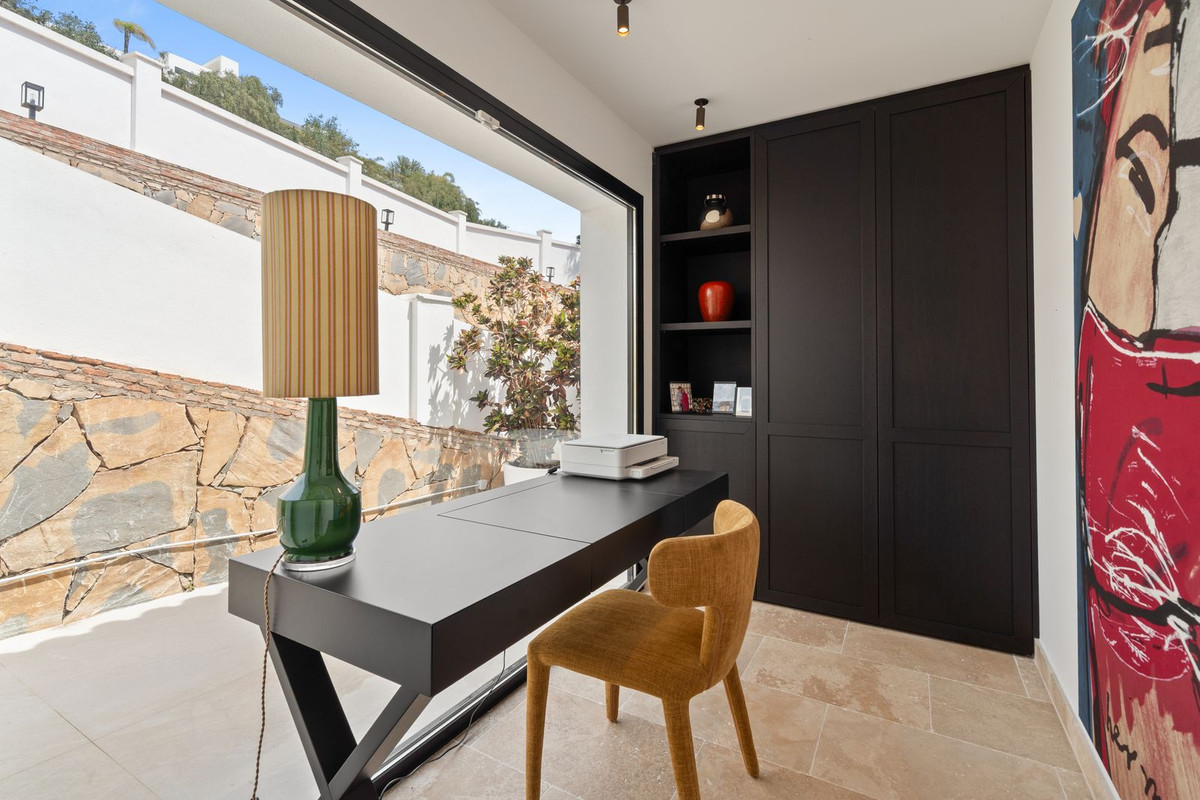 Se vende Villa - Chalet de 5 dormitorios en Costa Del Sol, Málaga, España