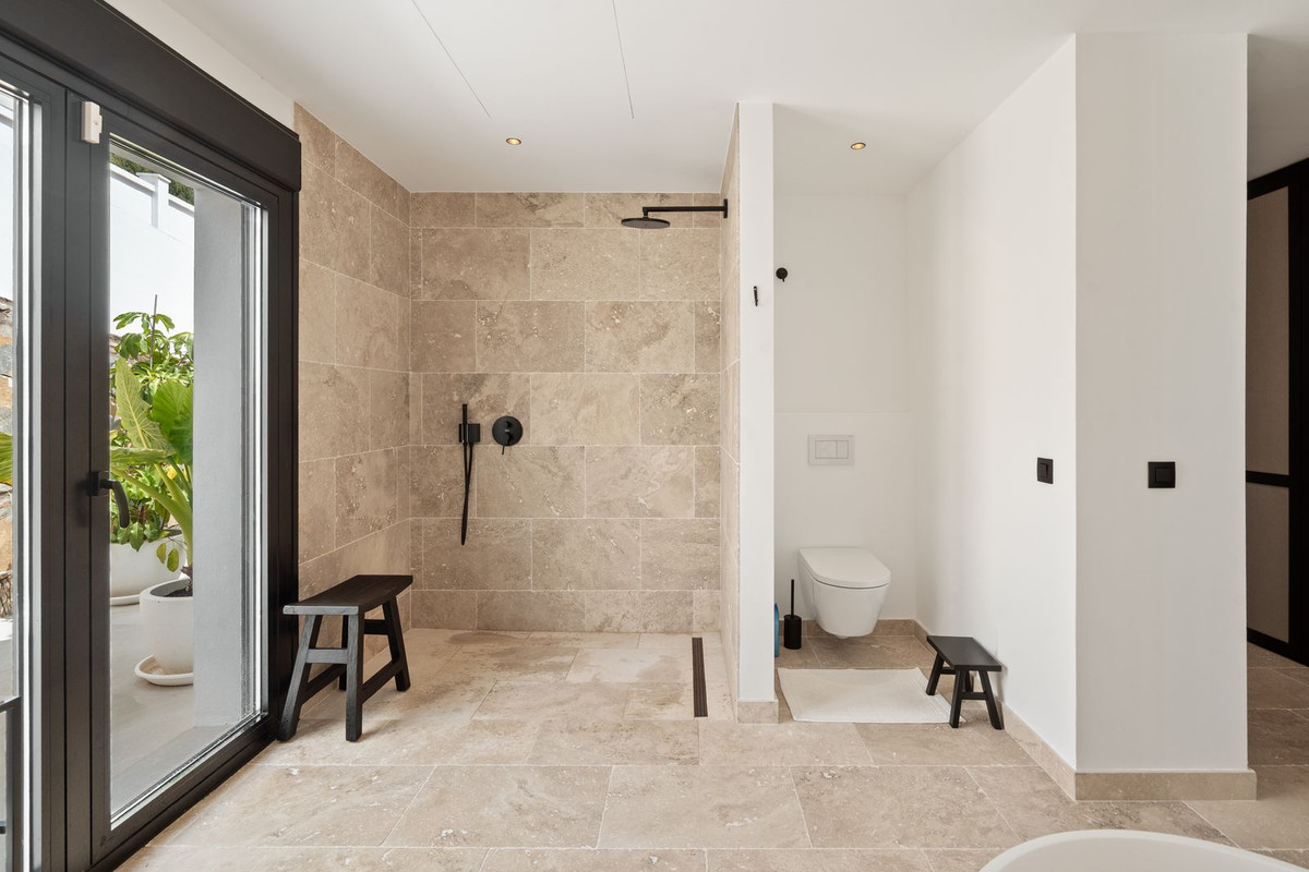 Se vende Villa - Chalet de 5 dormitorios en Costa Del Sol, Málaga, España