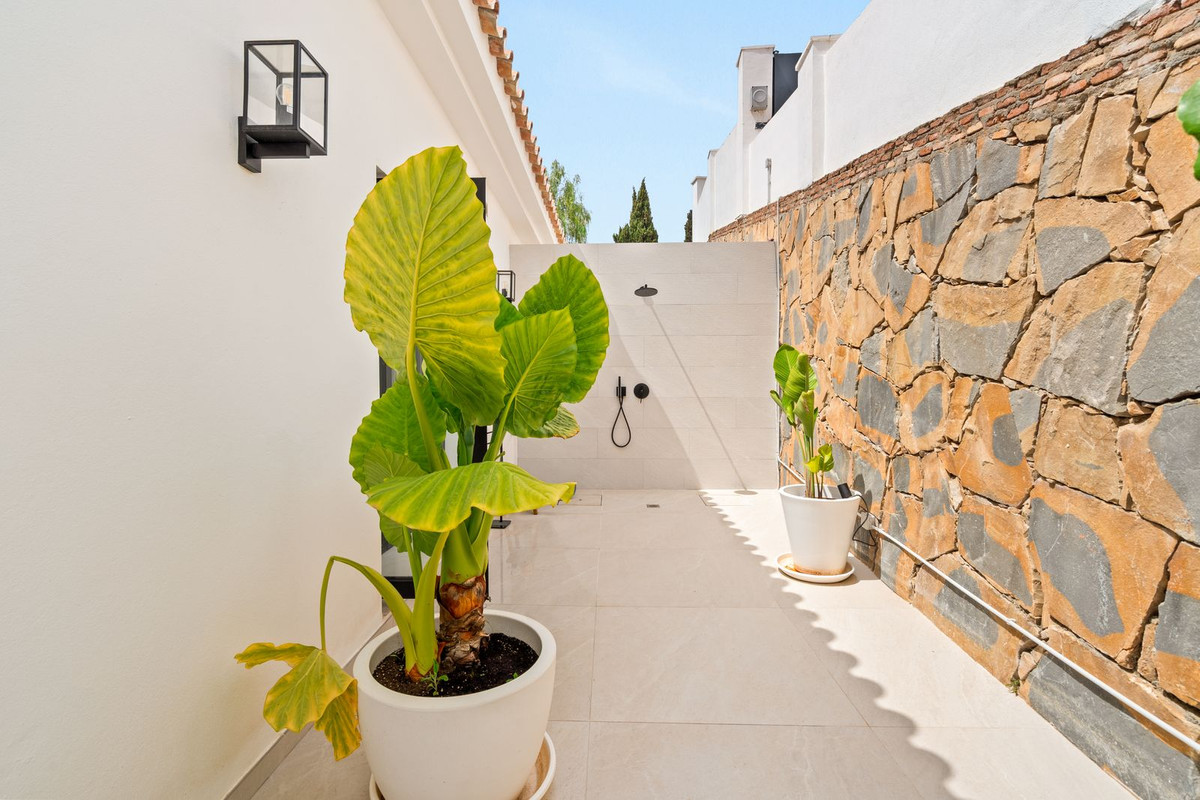 Se vende Villa - Chalet de 5 dormitorios en Costa Del Sol, Málaga, España