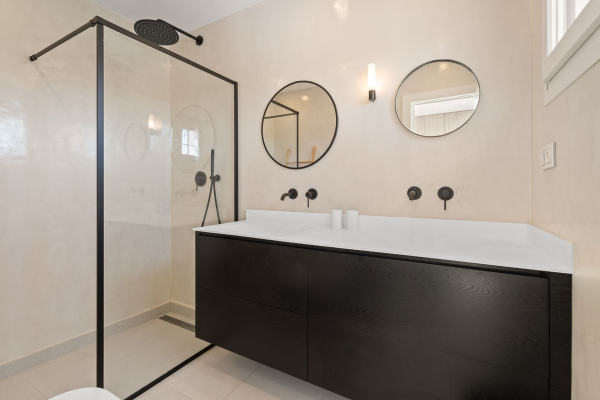 Se vende Villa - Chalet de 5 dormitorios en Costa Del Sol, Málaga, España