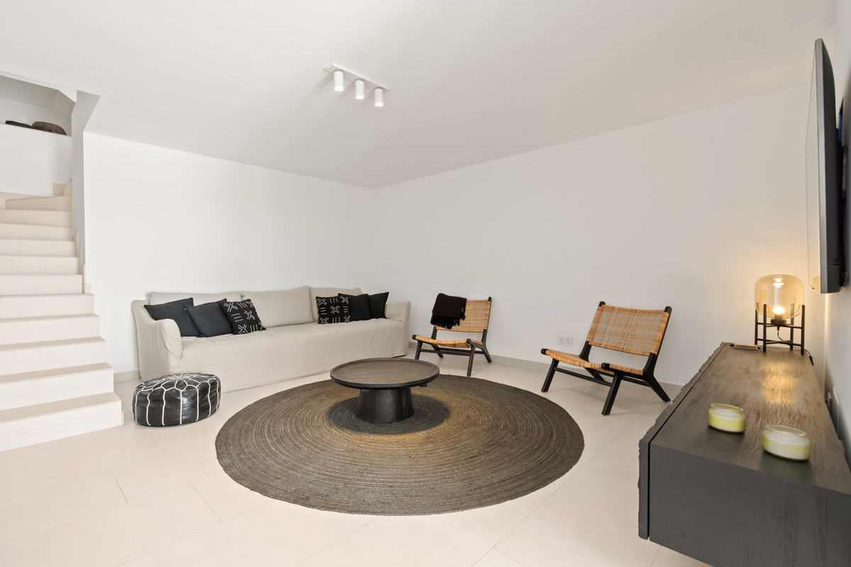 Se vende Villa - Chalet de 5 dormitorios en Costa Del Sol, Málaga, España
