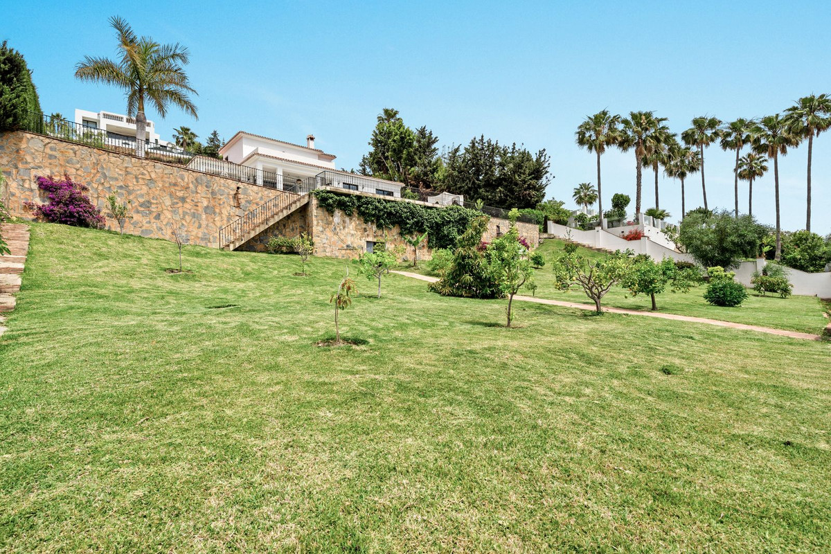 Se vende Villa - Chalet de 5 dormitorios en Costa Del Sol, Málaga, España