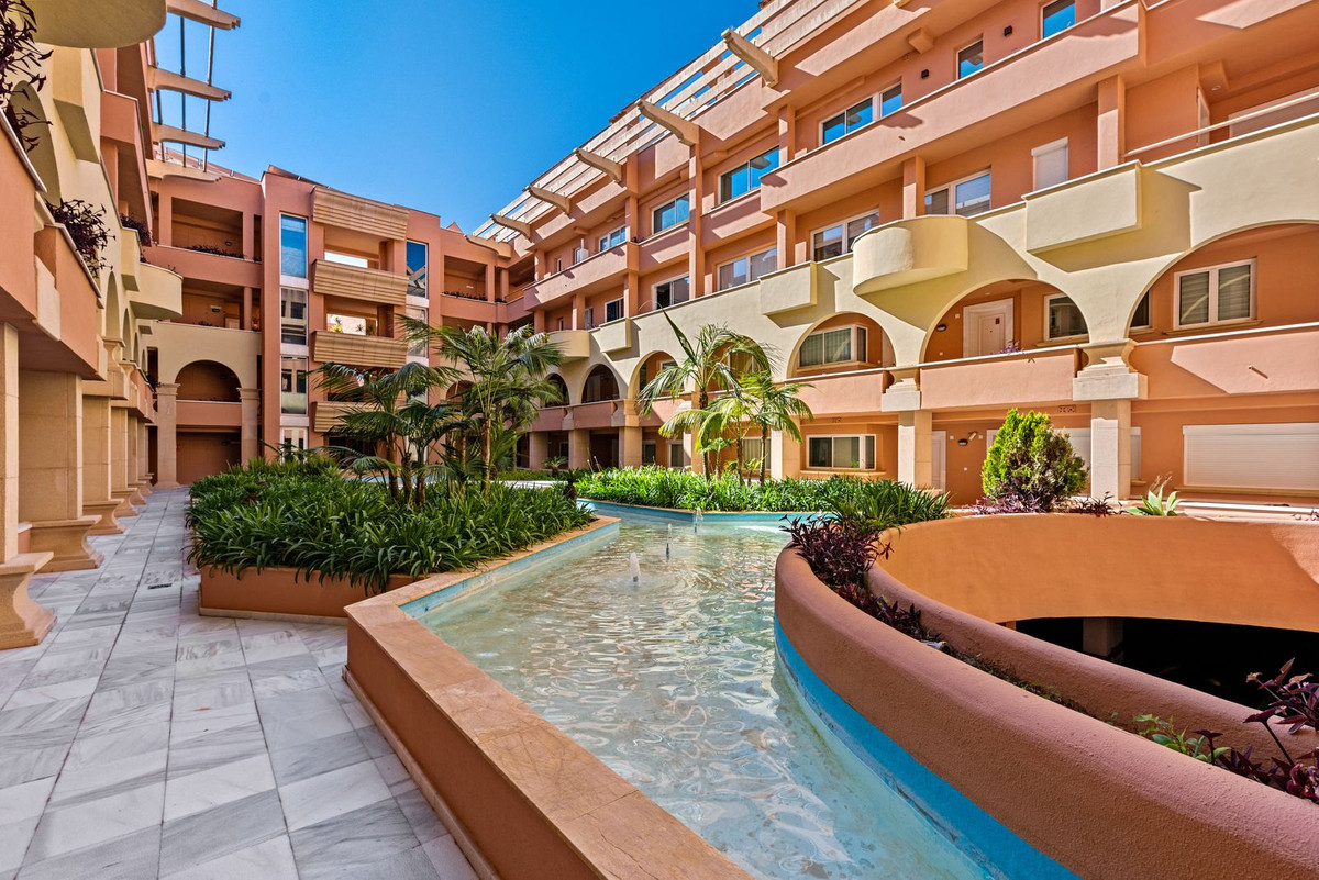 Se vende Apartamento Planta Media de 3 dormitorios en Costa Del Sol, Málaga, España