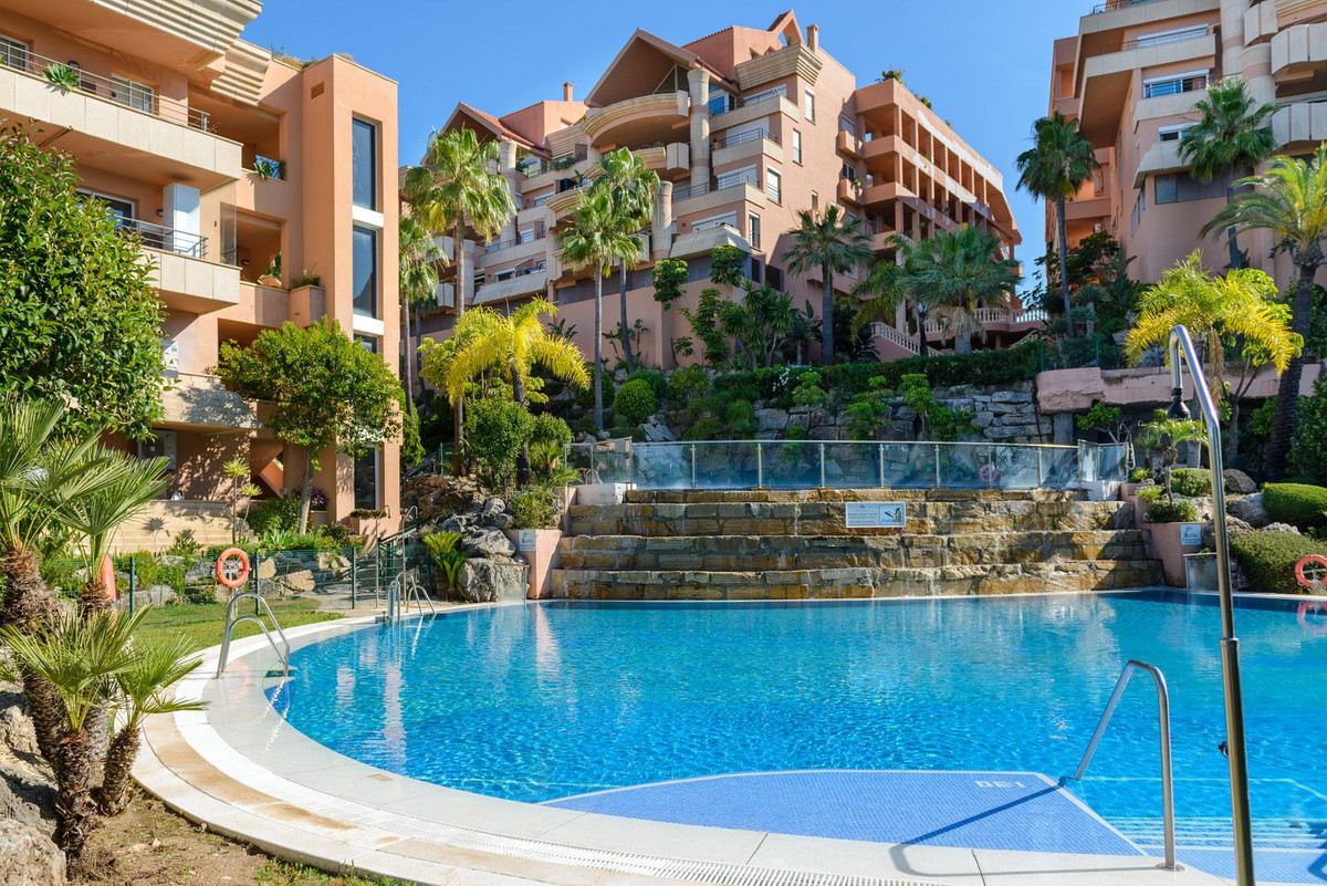 Se vende Apartamento Planta Media de 3 dormitorios en Costa Del Sol, Málaga, España