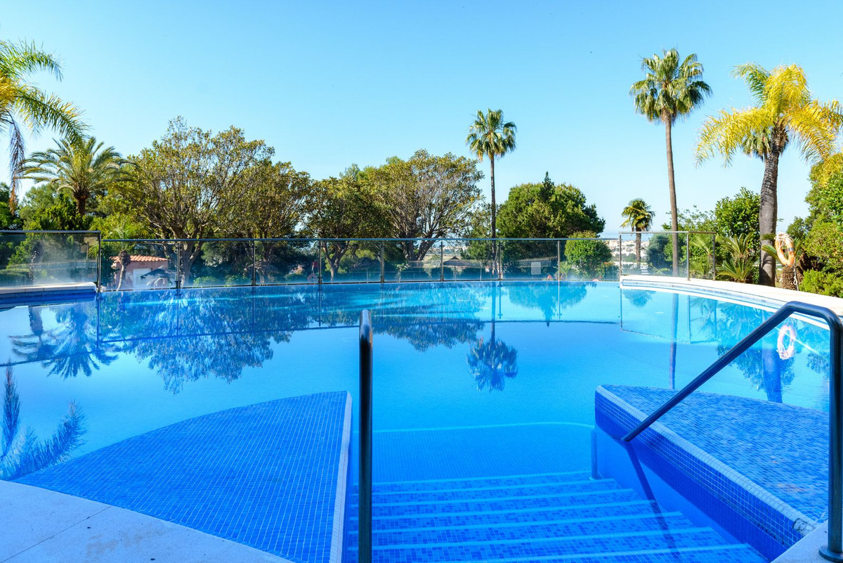 Se vende Apartamento Planta Media de 3 dormitorios en Costa Del Sol, Málaga, España