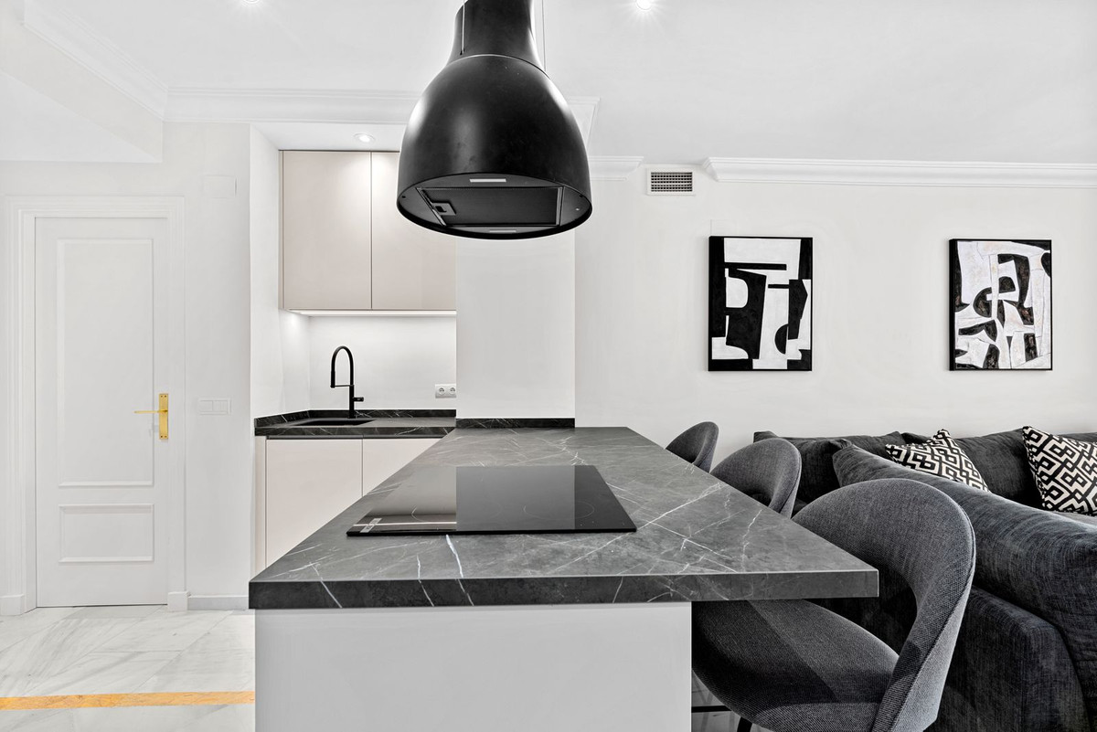 Se vende Apartamento Planta Media de 3 dormitorios en Costa Del Sol, Málaga, España