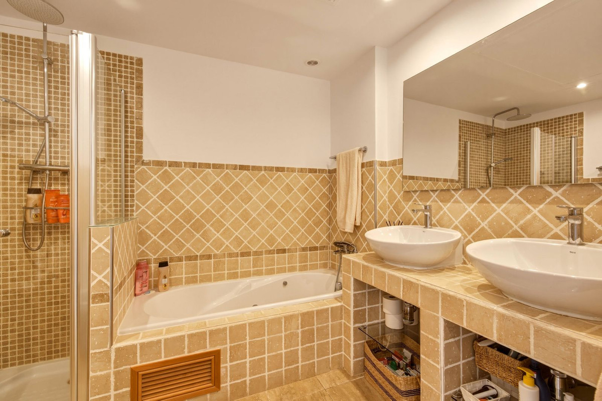 3 Bed Townhouse for sale in Estepona Costa Del Sol, Málaga, Spain