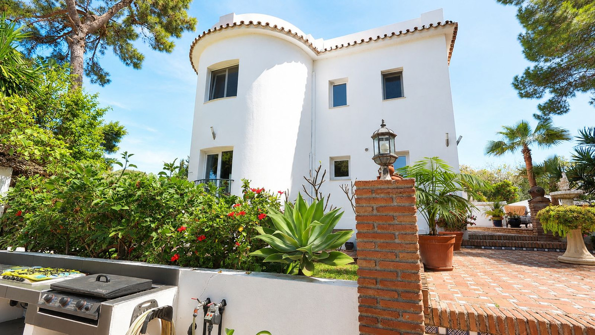 4 Bed Townhouse for sale in El Rosario Costa Del Sol, Málaga, Spain