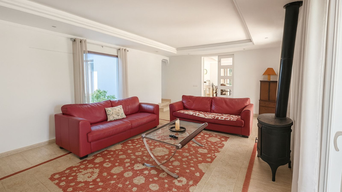4 Bed Townhouse for sale in El Rosario Costa Del Sol, Málaga, Spain