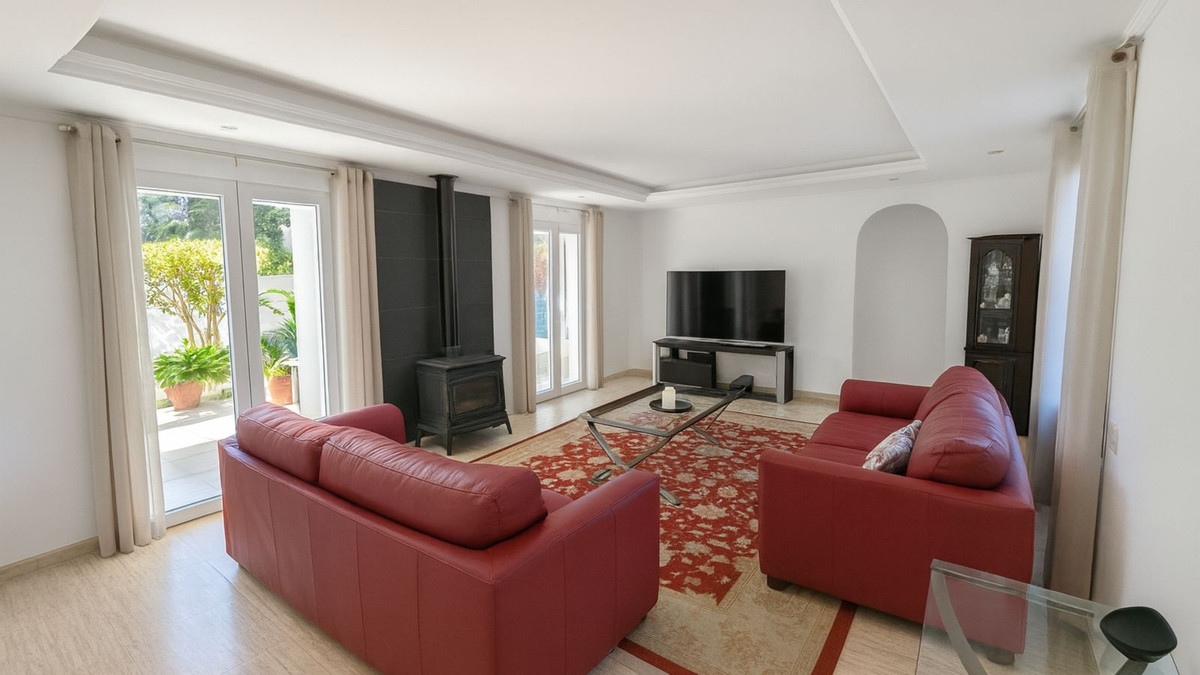 4 Bed Townhouse for sale in El Rosario Costa Del Sol, Málaga, Spain