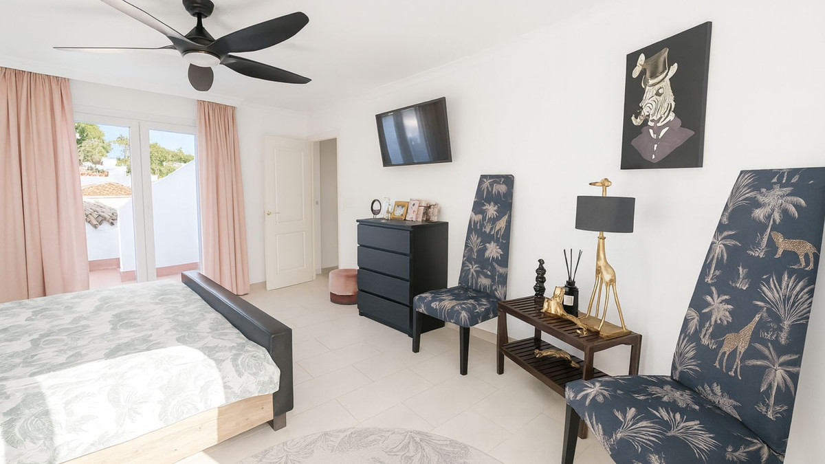 4 Bed Townhouse for sale in El Rosario Costa Del Sol, Málaga, Spain