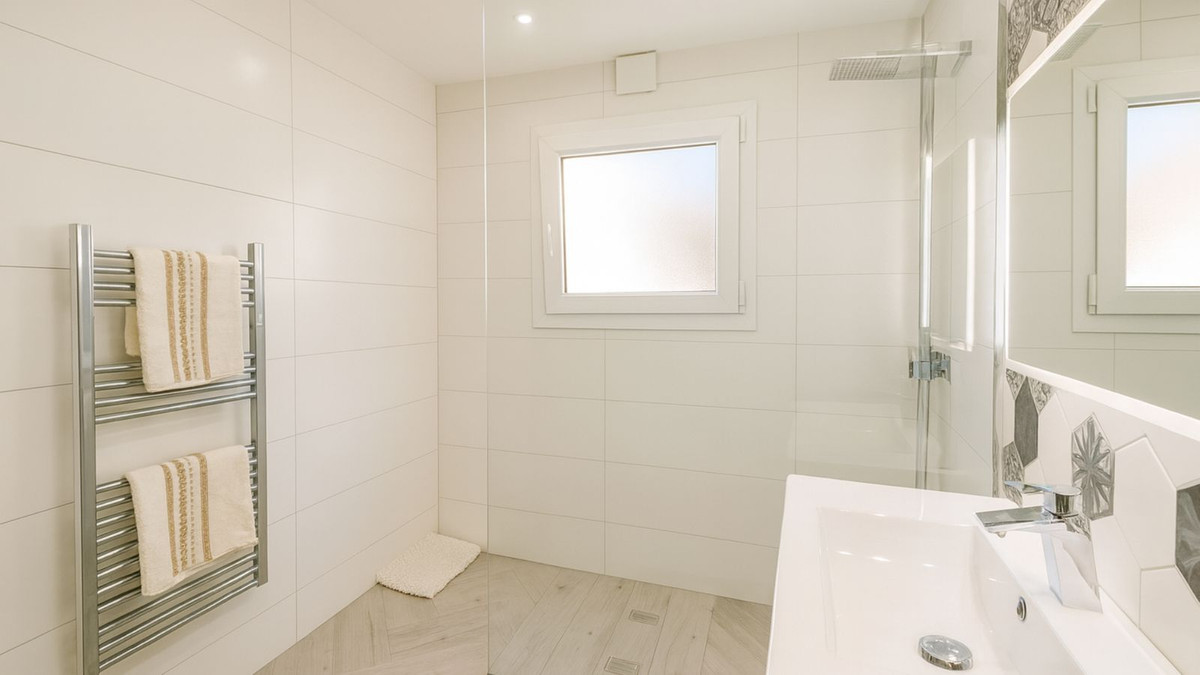 4 Bed Townhouse for sale in El Rosario Costa Del Sol, Málaga, Spain
